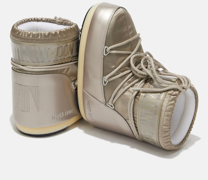 Moon boot